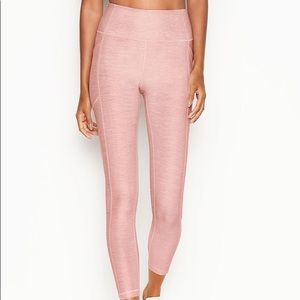 Victoria’s Secret Incredible Essential Leggings